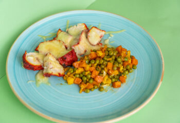 Cheesy Chicken Tikka & Indian Vegetables